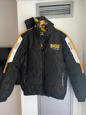 Men’s  Base puffer winter jacket , size M